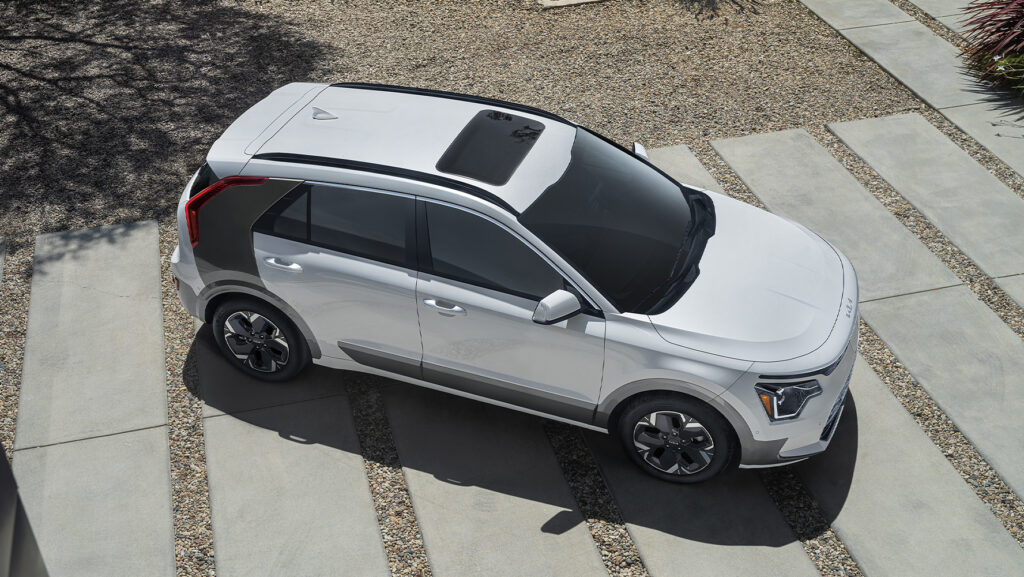 Geo-Addressable Video & Display KIA White