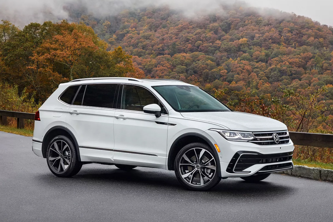 White Volkswagen SUV parked during an overcast day